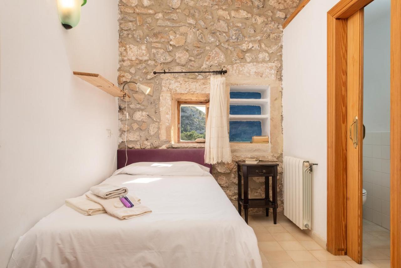 Petit Hotel Hostatgeria La Victoria Алькудия Номер фото