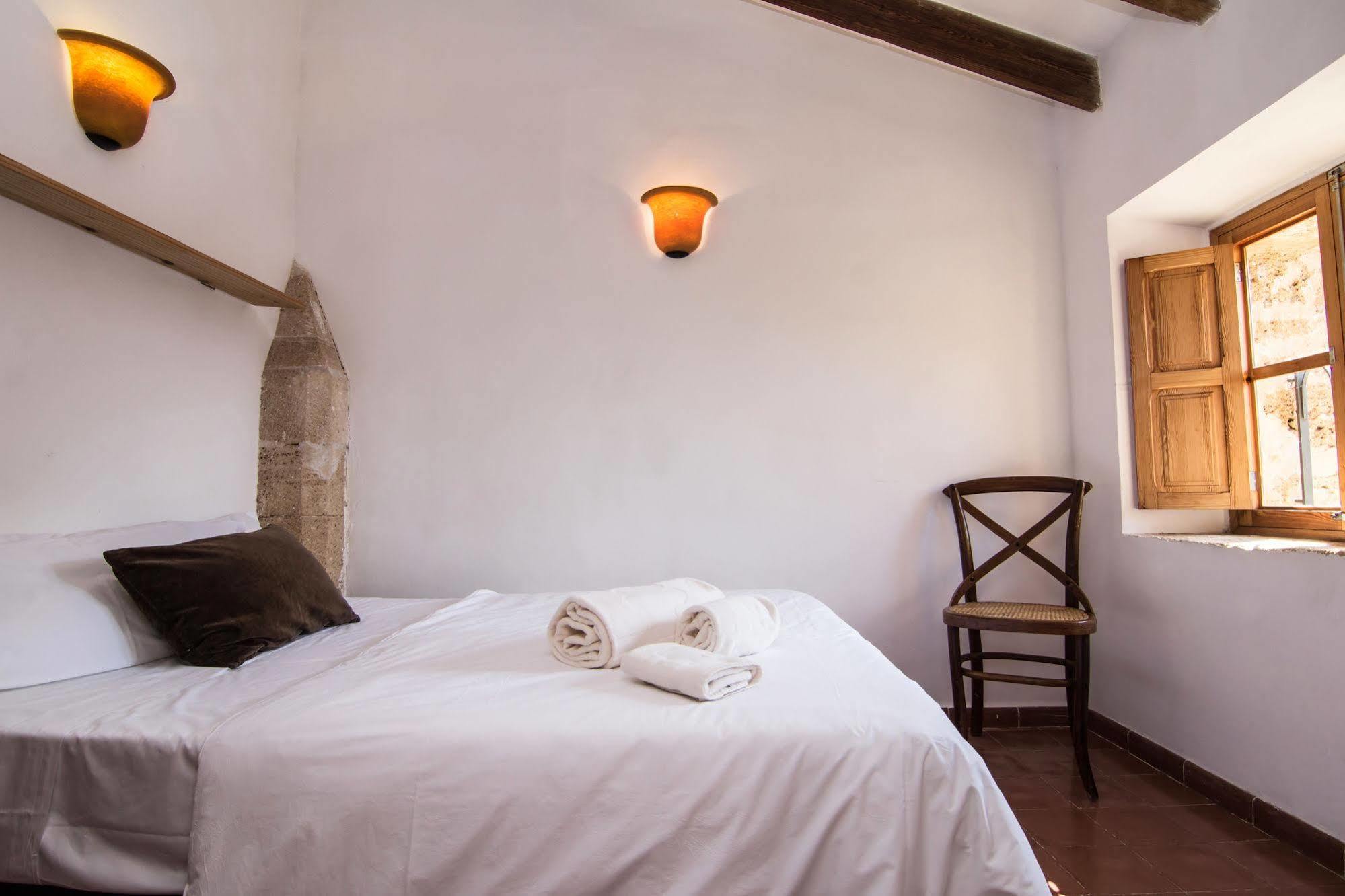 Petit Hotel Hostatgeria La Victoria Алькудия Экстерьер фото